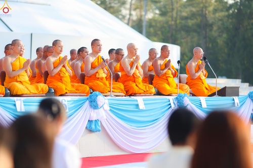 ภาพ No.292387:วันที่ 11 มกราคม พ.ศ. 2569 พิธีตักบาตรพระธรรมยาตรา ณ อนุสรณ์สถานคลองบางนางแท่น อ.สามพราน จ.นครปฐม ในโครงการธรรมยาตรา กตัญญูบูชา มหาปูชนียาจารย์ พระมงคลเทพมุนี(สด จนฺทสโร) พระผู้ปราบมาร อนุสรณ์สถาน 7 แห่ง ปีที่ 14