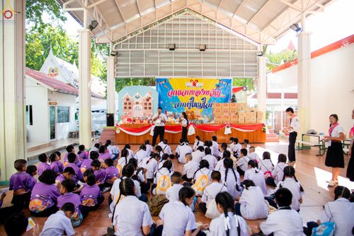 ภาพ No.288940:วันพุธที่ 17 ธันวาคม พ.ศ.2568 กิจกรรมเยาวชนไทยรวมใจทำความดี "เด็กดีมหานคร ต้นแบบด้านศีลธรรม" แข่งขันสอบตอบปัญหาศีลธรรมในพระพุทธศาสนา ครั้งที่ 7 และวันรวมพลังเด็กดี V-Star ประจำปี 2568 ณ วัดมหาธาตุยุวราชรังสฤษฎิ์ราชวรมหาวิหาร กรุงเทพมหานคร