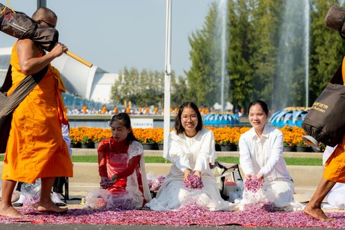 ภาพ No.305807:วันที่ 25 มกราคม พ.ศ. 2569 พิธีต้อนรับพระธรรมยาตรา วัดพระธรรมกาย(ภาพชุดที่ 3) ในโครงการธรรมยาตรา กตัญญูบูชา มหาปูชนียาจารย์ พระมงคลเทพมุนี(สด จนฺทสโร) พระผู้ปราบมาร อนุสรณ์สถาน 7 แห่ง ปีที่ 14