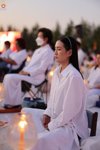 ภาพ No.302245:วันที่ 23 มกราคม พ.ศ. 2569 พิธีจุดประทีปธรรมถวายเป็นพุทธบูชา (ภาพชุดที่ 2) และบูชาธรรมมหาปูชนียาจารย์  ณ อนุสรณ์สถานลำดับที่ 5 สถานที่เผยแผ่วิชชาธรรมกายครั้งแรก อนุสรณ์สถานบางปลา วัดบางปลา อำเภอบางเลน จังหวัดนครปฐม ในโครงการธรรมยาตรา กตัญญูบูชา มหาปูชนีย