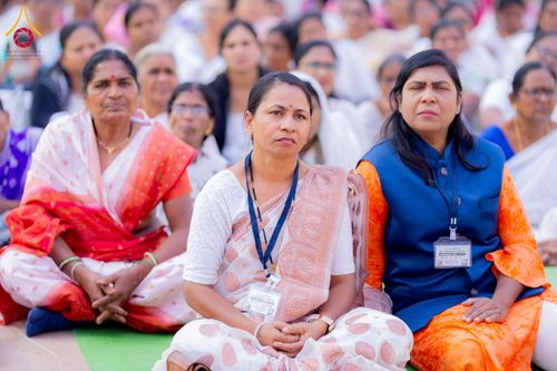 ภาพ No.283748:วันที่ 6-7 ธันวาคม พ.ศ. 2568  พิธีรับมอบหนังสือแสดงเจตจำนงถวายสิทธิครอบครองและใช้ประโยชน์วัดสันติวัน เมืองนาคปูร์  พิธีจุดโคมประทีปถวายเป็นพุทธบูชา และอุทิศบุญกุศลแด่ ดร.บี.อาร์. อัมเบดการ์  พิธีบูชาข้าวพระถ่ายทอดสดจากประเทศไทย