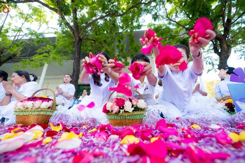 ภาพ No.304071:วันที่ 25 มกราคม พ.ศ. 2569 พิธีต้อนรับพระธรรมยาตรา  รร.สามัคคีราษฏร์บำรุง-วัดพระธรรมกาย ในโครงการธรรมยาตรา กตัญญูบูชา มหาปูชนียาจารย์ พระมงคลเทพมุนี(สด จนฺทสโร) พระผู้ปราบมาร อนุสรณ์สถาน 7 แห่ง ปีที่ 14