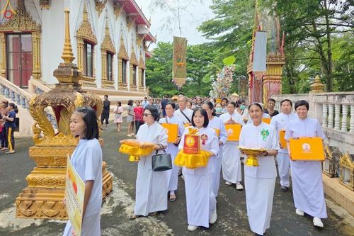 ภาพ No.282929:วันที่ 1 พฤษจิกายน พ.ศ.2568 พิธีทอดกฐินสามัคคีทั่วไทย 30,000 วัด  โดยคณะศิษยานุศิษย์ บูชาธรรม 81 ปี  หลวงพ่อธัมมชโย ณ วัดโปร่งเกตุ อ.บ่อทอง จ.ชลบุรี