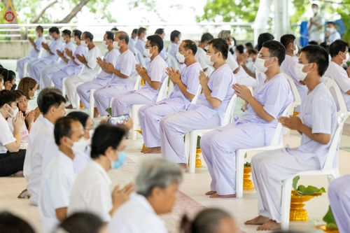 ภาพ No.83540:พิธีตัดปอยผมและปลงผม ในโครงการบรรพชาอุปสมบทหมู่ ธรรมทายาทรุ่นเข้าพรรษา ณ วัดพระธรรมกาย วันอาทิตย์ที่ 16 กรกฎาคม พ.ศ.2566