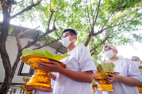 ภาพ No.78609:พิธีตัดปอยผมและปลงผมนาคธรรมทายาท  โครงการบรรพชาและอุปสมบทหมู่ วันคุ้มครองโลก วันที่ 26 มีนาคม พ.ศ.2566 ณ หมู่บ้านบรรลุธรรม วัดพระธรรมกาย