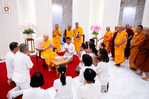 ภาพ No.325554:วันที่ 23 เมษายน พ.ศ.2569 หลวงพ่อทัตตชีโว รองเจ้าอาวาสวัดพระธรรมกาย ถวายการต้อนรับและปฏิสันถารคณะสงฆ์เมียนมาร์และเนปาล