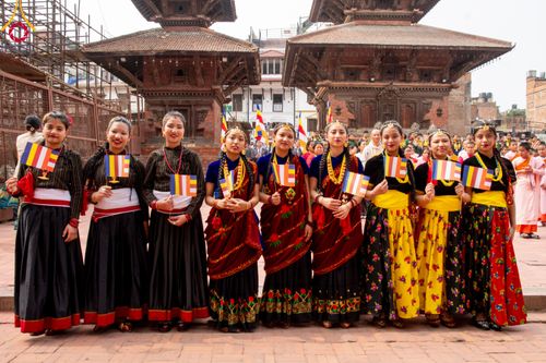 ภาพ No.313533:วันพฤหัสบดีที่ 12 มีนาคม พ.ศ. 2569 ขบวนแห่นาคธรรมทายาทในโครงการบรรพชาสามเณร 500 รูป  จาก นาคบาฮาล (Nagbahal) สู่จัตุรัสปาทัน (Patan Durbar Square) ประเทศเนปาล