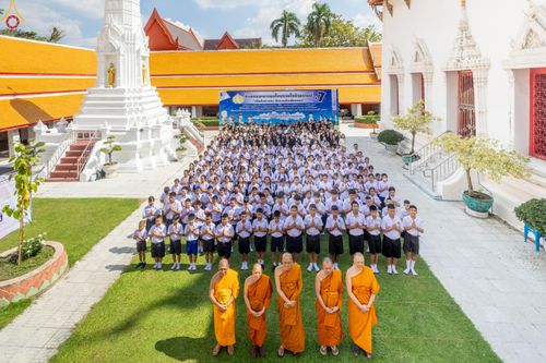 ภาพ No.289089:วันพุธที่ 17 ธันวาคม พ.ศ.2568 กิจกรรมเยาวชนไทยรวมใจทำความดี "เด็กดีมหานคร ต้นแบบด้านศีลธรรม" แข่งขันสอบตอบปัญหาศีลธรรมในพระพุทธศาสนา ครั้งที่ 7 และวันรวมพลังเด็กดี V-Star ประจำปี 2568 ณ วัดมหาธาตุยุวราชรังสฤษฎิ์ราชวรมหาวิหาร กรุงเทพมหานคร