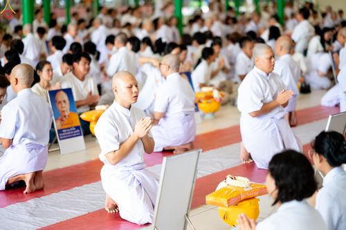 ภาพ No.333882:วันเสาร์ที่ 13 มิถุนายน พ.ศ.2569 พิธีเวียนประทักษิณ , พิธีวันทาสีมา , วันทาพระประธาน , พิธีขอขมาและมอบผ้าไตร โครงการอุปสมบทหมู่ผู้บริหาร รุ่นที่ 16 , โครงการอุปสมบทหมู่ธรรมทายาท ระดับอุดมศึกษา รุ่นที่ 53 (ภาคฤดูฝน) ณ โบสถ์พระไตรปิฏก วัดพระธรรมกาย