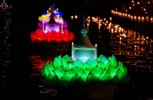 ภาพ No.73505:พิธีจุดประทีปถวายเป็นพุทธบูชา และบูชาธรรมมหาปูชนียาจารย์ ในโครงการธรรมยาตรากตัญญูบูชา มหาปูชนียาจารย์ พระมงคลเทพมุนี(สด จนฺทสโร) พระผู้ปราบมาร ปีที่ 11 ณ อนุสรณ์สถานลำดับที่ 4 สถานที่เกิดด้วยกายธรรม วัดโบสถ์ (บน) บางคูเวียง อ.บางกรวย จ.นนทบุรี วันที่ 21 