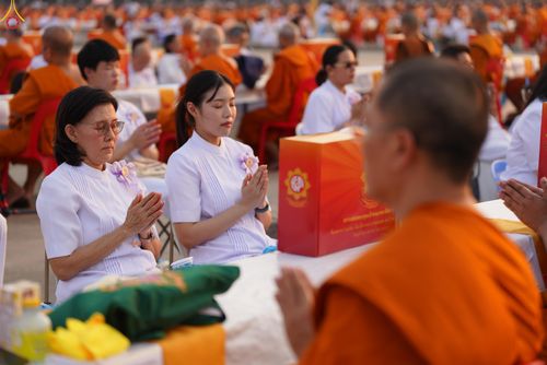 ภาพ No.324059:วันที่ 22 เมษายน พ.ศ.2569 (วันคุ้มครองโลก) พิธีถวายมหาสังฆทาน 40,000 กว่าวัดทั่วประเทศ ณ ลานธรรม พระมหาธรรมกายเจดีย์ วัดพระธรรมกาย