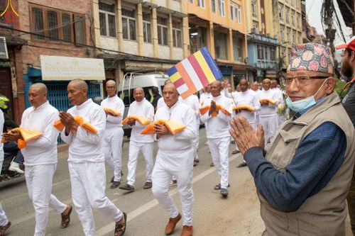 ภาพ No.77693:พิธีตัดปอยผมและปลงผมนาคธรรมทายาท ในโครงการบรรพชาสามเณรหมู่ ประเทศเนปาล วันที่ 11 มีนาคม พ.ศ.2566