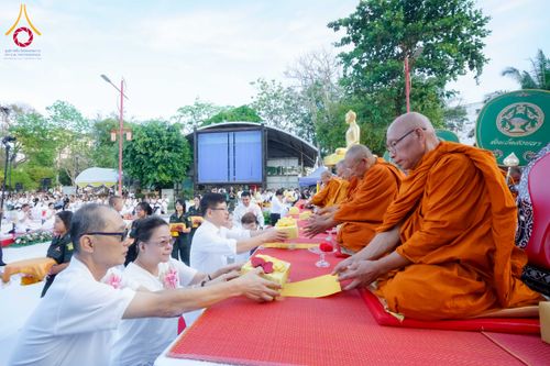 ภาพ No.313935:วันอาทิตย์ที่ 14 มีนาคม พ.ศ. 2569 ทำบุญเมืองหาดใหญ่ตักบาตรพระ 1,109 รูป เติมบุญใหญ่ หลังวิกฤตมหาอุทกภัย ณ ซุ้มประตูไชน่าทาวน์ ถนนศุภสารรังสรรค์ อ.หาดใหญ่ จ.สงขลา