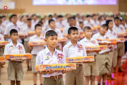 ภาพ No.348582:วันที่ 12 กันยายน พ.ศ. 2569 การอบรมเชิงปฏิบัติการจัดกิจกรรมทอดกฐินสัมฤทธิ์ พิธีมอบผ้าไตรประธานกฐินเด็กดี V-Star ประจำปีพุทธศักราช 2569 ณ สภาธรรมกายสากล วัดพระธรรมกาย
