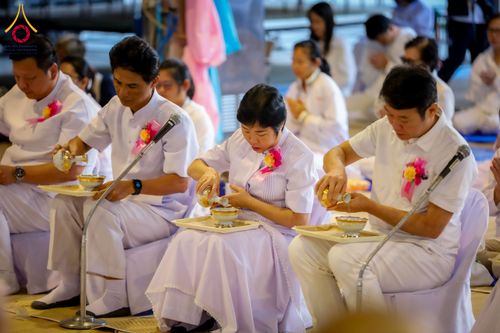 ภาพ No.288088:วันที่ 4 มกราคม พ.ศ. 2569 พิธีถวายภัตตาหารเป็นสังฆทาน แด่พระธรรมยาตรา ในโครงการธรรมยาตรา กตัญญูบูชา มหาปูชนียาจารย์ พระมงคลเทพมุนี(สด จนฺทสโร) พระผู้ปราบมาร อนุสรณ์สถาน 7 แห่ง ปีที่ 14 ณ อนุสรณ์สถานมหาวิหารพระมงคลเทพมุนี (โลตัสแลนด์) อ.สองพี่น้อง จ.สุพรร