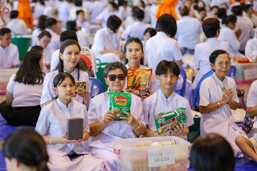 ภาพ No.311321:วันอาทิตย์ต้นเดือนที่ 1 มีนาคม พ.ศ.2569 พิธีตักบาตร และ พิธีบูชาข้าวพระ ณ สภาธรรมกายสากล วัดพระธรรมกาย