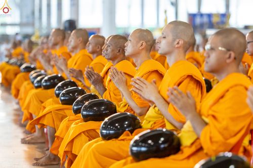 ภาพ No.318134:วันอาทิตย์ต้นเดือนที่ 5 เมษายน พ.ศ.2569 พิธีตักบาตร ณ บ้านแก้วเรือนทองคุณยายอาจารย์ฯ วัดพระธรรมกาย