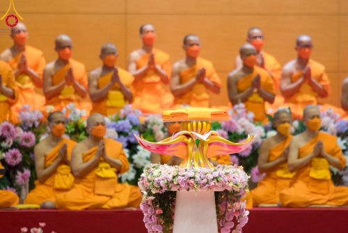 ภาพ No.92346:พิธีทอดกฐินธรรมชัยเพื่อสร้างอาคาร 115 ปี คุณยายอาจารย์มหารัตนอุบาสิกาจันทร์ ขนนกยูง อาทิตย์ต้นเดือนที่ 5 พฤศจิกายน พ.ศ. 2566 ณ วัดพระธรรมกาย จ.ปทุมธานี