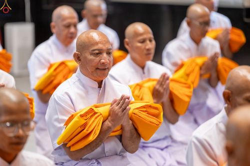 ภาพ No.350849:วันที่ 19 กันยายน พ.ศ.2569 พิธีบรรพชาอุปสมบท โครงการอุปสมบทหมู่บูชาธรรม ครบรอบ 109 ปี วันครูผู้ค้นพบวิชชาธรรมกาย ณ โบสถ์พระไตรปิฏก วัดพระธรรมกาย