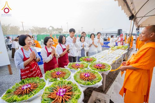 ภาพ No.299210:วันที่ 21 มกราคม พ.ศ. 2569 พิธีถวายภัตตาหารเป็นสังฆทาน แด่พระธรรมยาตรา ณ อนุสรณ์สถานบางปลา วัดบางปลา อำเภอบางเลน จังหวัดนครปฐม ในโครงการธรรมยาตรา กตัญญูบูชา มหาปูชนียาจารย์ พระมงคลเทพมุนี(สด จนฺทสโร) พระผู้ปราบมาร อนุสรณ์สถาน 7 แห่ง ปีที่ 14