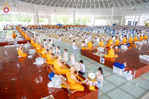 ภาพ No.339367:วันที่ 14 กรกฎาคม พ.ศ.2569 พิธีบุพเปตพลี ครั้งที่ 185 ณ หอฉันคุณยายอาจารย์ฯ วัดพระธรรมกาย