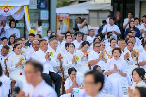 ภาพ No.313902:วันอาทิตย์ที่ 14 มีนาคม พ.ศ. 2569 ทำบุญเมืองหาดใหญ่ตักบาตรพระ 1,109 รูป เติมบุญใหญ่ หลังวิกฤตมหาอุทกภัย ณ ซุ้มประตูไชน่าทาวน์ ถนนศุภสารรังสรรค์ อ.หาดใหญ่ จ.สงขลา