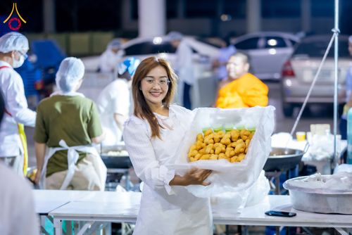 ภาพ No.306122:วันที่ 30 มกราคม พ.ศ. 2569 พิธีถวายภัตตาหารเป็นสังฆทาน แด่พระธรรมยาตรา ณ วัดพระธรรมกาย  จังหวัดปทุมธานี ในโครงการธรรมยาตรา กตัญญูบูชา มหาปูชนียาจารย์ พระมงคลเทพมุนี(สด จนฺทสโร) พระผู้ปราบมาร อนุสรณ์สถาน 7 แห่ง ปีที่ 14