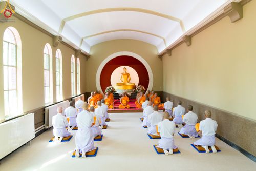 ภาพ No.83868:พิธีเวียนประทักษิณ,พิธีบรรพชาและพิธีอุปสมบทหมู่ ในโครงการอบรมพระธรรมทายาทในทวีปยุโรป  รุ่นที่ 9 วันอาทิตย์ที่ 16 กรกฎาคม พ.ศ. 2566 ณ วัดพระธรรมกายเบเนลักซ์  ประเทศเบลเยียม