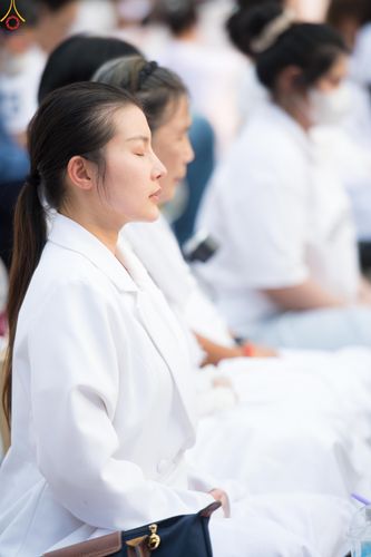 ภาพ No.296925:วันที่ 17 มกราคม พ.ศ. 2569 พิธีจุดประทีปถวายเป็นพุทธบูชา และบูชาธรรมมหาปูชนียาจารย์  ณ วัดโบสถ์บน ต.บางคูเวียง จ.นนทบุรี อนุสรณ์สถานลำดับที่ 4 สถานที่เกิดด้วยกายธรรม ในโครงการธรรมยาตรา กตัญญูบูชา มหาปูชนียาจารย์ พระมงคลเทพมุนี(สด จนฺทสโร) พระผู้ปราบมาร อ