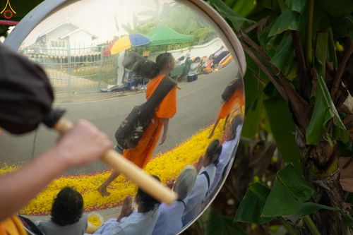 ภาพ No.295087:วันที่ 14 มกราคม พ.ศ. 2569 พิธีต้อนรับพระธรรมยาตรา อนุสรณ์สถานลำดับที่ 4  สถานที่เกิดด้วยกายธรรม ณ วัดโบสถ์บน ต.บางคูเวียง จ.นนทบุรี ในโครงการธรรมยาตรา กตัญญูบูชา มหาปูชนียาจารย์ พระมงคลเทพมุนี(สด จนฺทสโร) พระผู้ปราบมาร อนุสรณ์สถาน 7 แห่ง ปีที่ 14