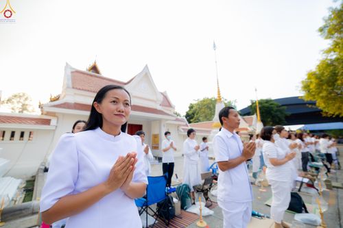 ภาพ No.296865:วันที่ 17 มกราคม พ.ศ. 2569 พิธีจุดประทีปถวายเป็นพุทธบูชา และบูชาธรรมมหาปูชนียาจารย์  ณ วัดโบสถ์บน ต.บางคูเวียง จ.นนทบุรี อนุสรณ์สถานลำดับที่ 4 สถานที่เกิดด้วยกายธรรม ในโครงการธรรมยาตรา กตัญญูบูชา มหาปูชนียาจารย์ พระมงคลเทพมุนี(สด จนฺทสโร) พระผู้ปราบมาร อ