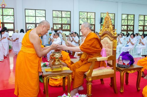 ภาพ No.328638:วันอังคารที่ 12 พฤษภาคม พ.ศ.2569 เจ้าประคุณสมเด็จพระมหารัชมงคลมุนี กรรมการมหาเถรสมาคม เจ้าคณะหนกลาง วัดไตรมิตรวิทยาราม วรวิหาร โปรดเมตตาเป็นองค์ประธาน พิธีเจริญพระพุทธมนต์ อายุวัฒนมงคล 98 ปี คุณแม่จุรี สุทธิผล ณ อาคารปลูกศรัทธา 2 วัดพระธรรมกาย
