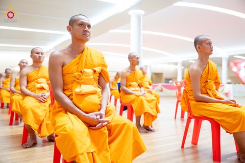 ภาพ No.350170:วันที่ 17-18 กันยายน พ.ศ. 2569 โครงการบรรพชาพัฒนาคุณธรรม จริยธรรม สำหรับนักเรียนนายสิบตำรวจ (นสต.) รุ่นที่ 16 ศูนย์ฝึกอบรมตำรวจภูธรภาค 1  ได้จัดกิจกรรม ณ สภาธรรมกายสากล ห้องแก้ว2