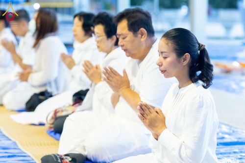 ภาพ No.288854:วันที่ 6 มกราคม พ.ศ. 2569 พิธีถวายภัตตาหารเป็นสังฆทาน แด่พระธรรมยาตรา ในโครงการธรรมยาตรา กตัญญูบูชา มหาปูชนียาจารย์ พระมงคลเทพมุนี(สด จนฺทสโร) พระผู้ปราบมาร อนุสรณ์สถาน 7 แห่ง ปีที่ 14 ณ อนุสรณ์สถานมหาวิหารพระมงคลเทพมุนี (โลตัสแลนด์) อ.สองพี่น้อง จ.สุพรร