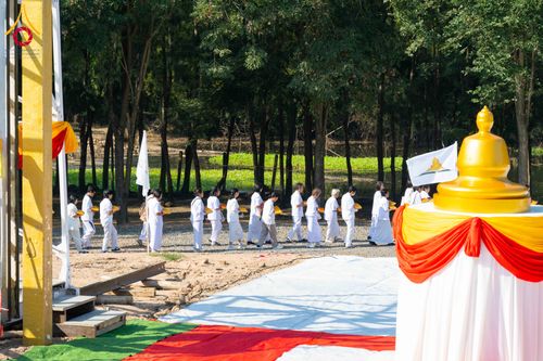 ภาพ No.285726:วันพุธที่ 10 ธันวาคม พ.ศ.2568  พิธีตอกเสาเข็มมงคลต้นสุดท้าย รองรับองค์พระเจดีย์เพื่อสร้างสันติภาพโลก ณ ศูนย์ปฏิบัติธรรมและศูนย์อบรมเยาวชน ชัยนาท