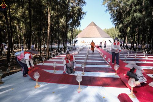 ภาพ No.296182:ภาพเบื้องหลังอาสาสมัครรวมใจ ชุดที่ 2 ในโครงการธรรมยาตรา กตัญญูบูชา มหาปูชนียาจารย์ พระมงคลเทพมุนี(สด จนฺทสโร) พระผู้ปราบมาร อนุสรณ์สถาน 7 แห่ง ปีที่ 14