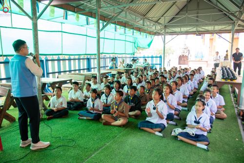 ภาพ No.301179:วันที่ 22 มกราคม พ.ศ. 2569 พิธีทอดผ้าป่าทำนุบำรุงศาสนสถาน ณ วัดใหม่พิบูลย์ผล อ.สองพี่น้อง จ.สุพรรณบุรี ในโครงการธรรมยาตรา กตัญญูบูชา มหาปูชนียาจารย์ พระมงคลเทพมุนี(สด จนฺทสโร) พระผู้ปราบมาร อนุสรณ์สถาน 7 แห่ง ปีที่ 14