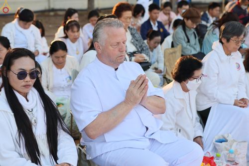 ภาพ No.292400:วันที่ 11 มกราคม พ.ศ. 2569 พิธีตักบาตรพระธรรมยาตรา ณ อนุสรณ์สถานคลองบางนางแท่น อ.สามพราน จ.นครปฐม ในโครงการธรรมยาตรา กตัญญูบูชา มหาปูชนียาจารย์ พระมงคลเทพมุนี(สด จนฺทสโร) พระผู้ปราบมาร อนุสรณ์สถาน 7 แห่ง ปีที่ 14