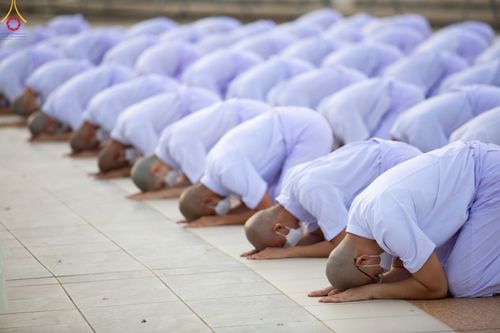 ภาพ No.84104:พิธีเวียนประทักษิณ พิธีวันทาเจดีย์ พิธีขอขมา และมอบผ้าไตร  ในโครงการบรรพชาอุปสมบทหมู่ธรรมทายาทรุ่นเข้าพรรษา และโครงการบรรพชาสามเณรโรงเรียนนานาชาติ รุ่นที่12 ในวันเสาร์ที่ 22 กรกฎาคม พ.ศ. 2566