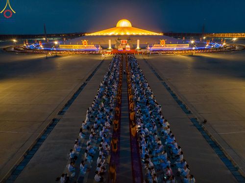 ภาพ No.120490:พิธีต้อนรับพระธรรมยาตรา ในโครงการธรรมยาตรา กตัญญูบูชา มหาปูชนียาจารย์ พระมงคลเทพมุนี(สด จนฺทสโร) พระผู้ปราบมาร อนุสรณ์สถาน 7 แห่ง ปีที่ 12 วันที่ 28 มกราคม พ.ศ. 2567 ณ วัดพระธรรมกาย จ.ปทุมธานี (ชุดที่ 2)