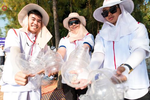 ภาพ No.110169:V.8 พลังทีม การเตรียมงาน เก็บงาน การรับบุญของเจ้าหน้าที่หน่วยงานต่างๆ เพื่อโครงการธรรมยาตรา กตัญญูบูชามหาปูชนียาจารย์ พระมงคลเทพมุนี (สด จนฺทสโร) พระผู้ปราบมาร อนุสรณ์สถาน 7 แห่ง ปีที่ 12 ระหว่างวันที่ 2 - 31 มกราคม พ.ศ.2567