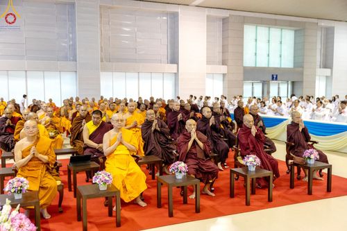 ภาพ No.207410:พิธีตักบาตร และปฏิบัติธรรมช่วงสาย ในวันมาฆบูชา วันพุธที่ 12 กุมภาพันธ์ พ.ศ. 2568 ณ วัดพระธรรมกาย จังหวัดปทุมธานี