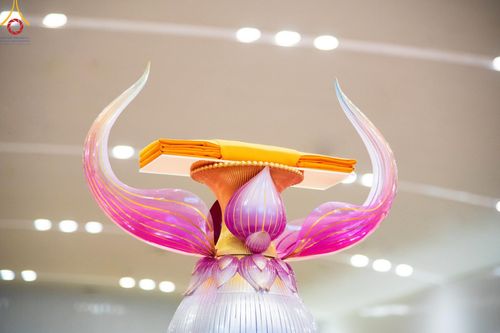 ภาพ No.154676:พิธีทอดผ้าป่าสมทบกฐินวัดพระธรรมกาย และสมทบกฐิน 30,000 วัดทั่วไทย ครั้งที่ 2 ณ สภาธรรมกายสากล วัดพระธรรมกาย วันอังคารที่ 17 กันยายน พ.ศ. 2567