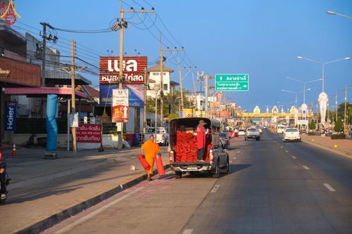 ภาพ No.191580:V.49 สารพัดV สารพัดดี ที่ธรรมยาตรา ในโครงการธรรมยาตรา กตัญญูบูชา มหาปูชนียาจารย์ พระมงคลเทพมุนี(สด จนฺทสโร) พระผู้ปราบมาร อนุสรณ์สถาน 7 แห่ง ปีที่ 13 ระหว่างวันที่ 2-31 มกราคม พ.ศ. 2568
