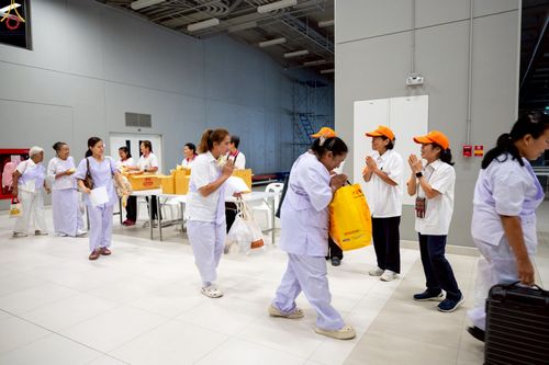 ภาพ No.242899:วันที่ 29-31 สิงหาคม พ.ศ. 2568 องค์กรภาคีเครือข่าย “บวร” (บ้าน-วัด-โรงเรียน-ราชการ) อ.คลองหลวง จัดบวชอุบาสิกาแก้ว ถวายพระราชกุศลแด่สมเด็จพระพันปีหลวง - กตัญญูบูชาแด่ผู้มีพระคุณ