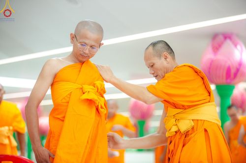 ภาพ No.156841:พิธีบรรพชาอุปสมบท ธรรมทายาท โครงการอุปสมบทหมู่บูชาธรรมครบรอบ 107 ปี วันครูผู้ค้นพบวิชชาธรรมกาย ณ โบสถ์พระไตรปิฏก วัดพระธรรมกาย วันเสาร์ที่ 14 กันยายน พ.ศ. 2567
