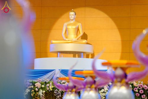 ภาพ No.134480:พิธีทอดผ้าป่าสมทบ มหาสังฆทาน 10,000 วัด ทั่วไทย วันอาทิตย์ต้นเดือนที่ 7 เมษายน พ.ศ.2567 ณ ห้องแก้วสารพัดนึก 1 สภาธรรมกายสากล  วัดพระธรรมกาย จ.ปทุมธานี