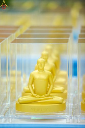 ภาพ No.159477:สัมมนาพิเศษและพิธีมอบองค์พระธรรมกาย 2,000 องค์ ณ ห้องแก้วสารพัดนึก 1 วัดพระธรรมกาย วันอาทิตย์ต้นเดือนที่ 6 ตุลาคม พ.ศ. 2567