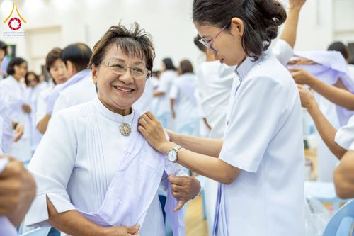 ภาพ No.221860:โครงการปฏิบัติธรรมอบรมศีลธรรม “บวชอุบาสิกาแก้ว” ถวายเป็นพระราชกุศลแด่พระบาทสมเด็จพระเจ้าอยู่หัว เนื่องในโอกาสมหามงคล “วันฉัตรมงคล”  ระหว่างวันที่ 2 – 4 พฤษภาคม 2568  ณ อาคาร 115 ปี คุณยายอาจารย์ฯ