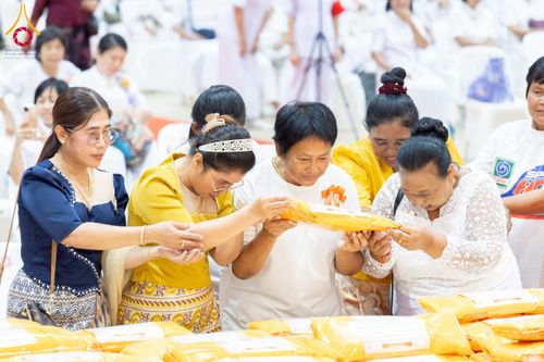 ภาพ No.255032:วันที่ 15 ตุลาคม พ.ศ. 2568 พิธีทอดกฐินสามัคคีประจำปี 2568 บูชาธรรม 81 ปี หลวงพ่อธัมมชโย ณ ศูนย์อบรมเยาวชนกาญจนบุรี